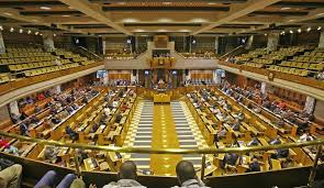 Moontlikheid van staking by parlement oor salarisverhogings