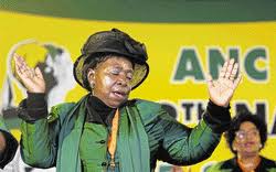 Zuma se eks Nkosazana Dlamini-Zuma ook met Guptas verbind