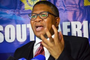 Polisie Minister woedend oor vermiste polisiewapens in die Wes-Kaap