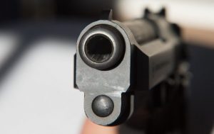 Veertienjarige Tiener van Brenthurst met vuurwapen aangehou tydens huisroof
