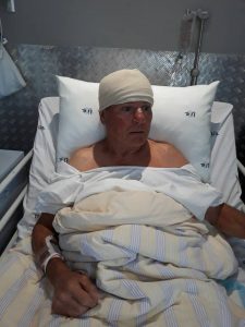 Pensioenaris wreed aangeval helder oor dag op strand by De Bakke