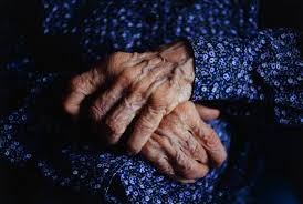 Weerlose bejaarde dame van 78 in Orkney verkrag en vermoor