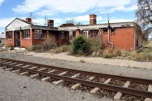 Die vergete oud-Spoorweg-werkers van Suid-Afrika wat van aalmoese moet leef