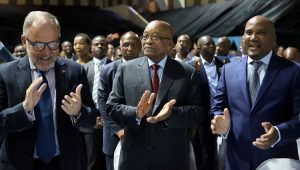 Die “dode” gaan Zuma se regkostes betaal