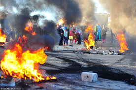 SA nog steeds in chaos gedompel a.g.v. voortslepende protesoptogte wat hand uitruk