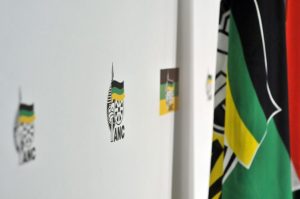 ANC en DA vat hande in Kimberley in poging om burgemeester Matika uit amp te lig