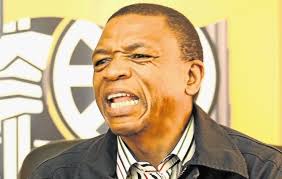 Die mannetjie van die ANC, Supra Mahumapelo is geskors maar hy werk nog steeds