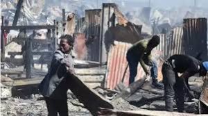 Hooliganisme op sy beste in Suid-Afrika - Graad 12 leerlinge steek skool aan die brand, rand adjunkhoof aan