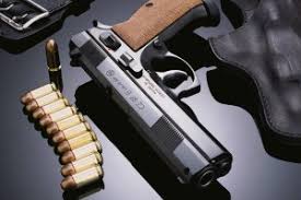 50 vuurwapens gebuit in rooftog in die Oos-Kaap