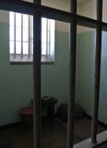 Twee verhoor afwagtende prisoniers  ontsnap by die Hoë Hof in Johannesburg – Wonder wie het die twee gehelp, weer ’n polisie offisier dalk?