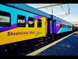 Deesdae sukkel die Transkaroo om huis toe te kom - Shosholoza Meyl is die spoor byster – treine gaan staan langs pad en die tegnici aan boord kan nie altyd probleme oplos nie