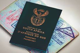 SA Burger, wat groen ID-boekie besit, moet oorlede ma na Departement Binnelandse Sake neem anders word hy aangeteken as onwettige immigrant