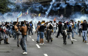 SA regering ondersteun Venezuela se president Nicolás Maduro se sosialistiese beleid van onteiening sonder vergoeding en nasionalisering wat gelei het tot totale verval van die land