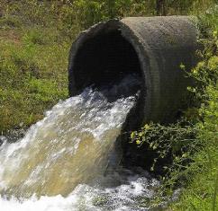 ANC-regime sê SA watervoorraad is voldoende om aan al die behoeftes te voorsien alhoewel rioolbesoedeling en geen instandhouding van munisipale strukture miljoene liters waters vermors