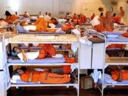 Tronke in SA is erg oorbevolk – slegs 118 572 gevangenisse kan gehuisves word alhoewel daar 162 875 aangehou word